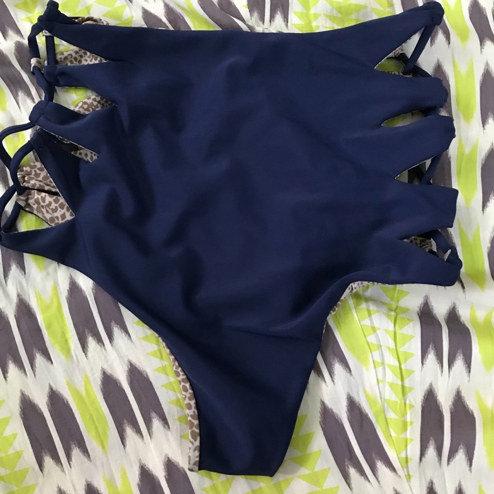 Sold elsewhere ✨ Acacia Queens Bottom